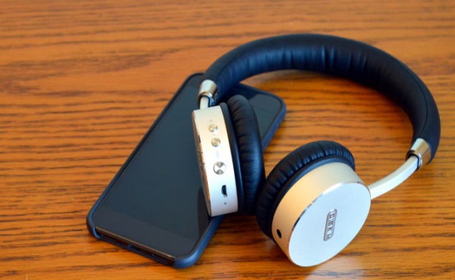 Top 4 Android Accessories for Smartphone Online Gambling