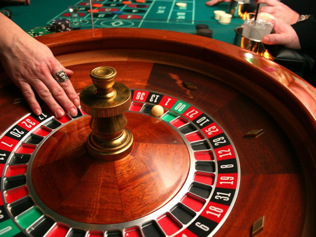 Roulette wheel to spin