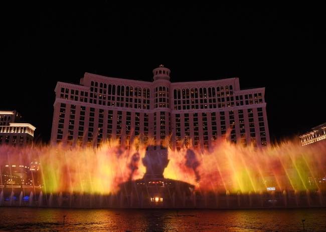Watch the Bellagio Fountains