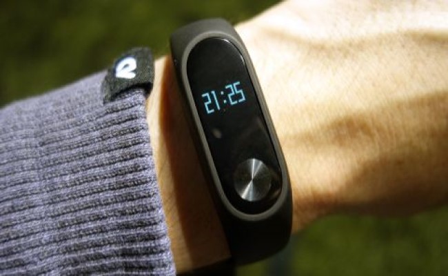 XIAOMI MI BAND 2- Top 7 Budget Friendly Fitness Trackers Under $50
